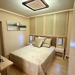 Stylish Park View In Argisht Partez Golden Sands Apartament *