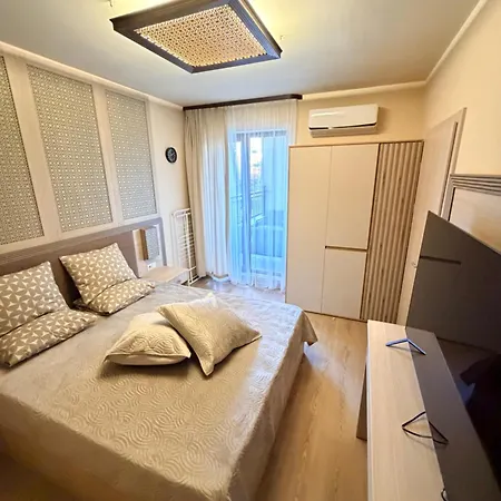 Апартаменты Stylish Park View In Argisht Partez Golden Sands *