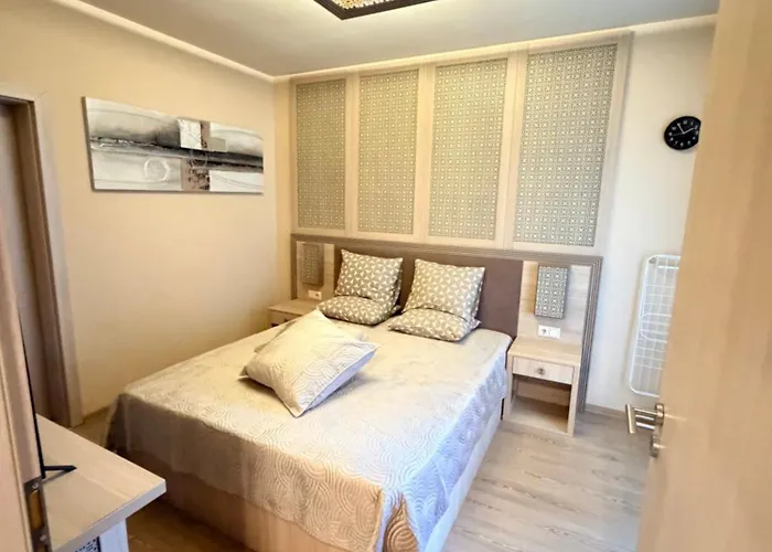 Stylish Park View In Argisht Partez Golden Sands Апартаменты